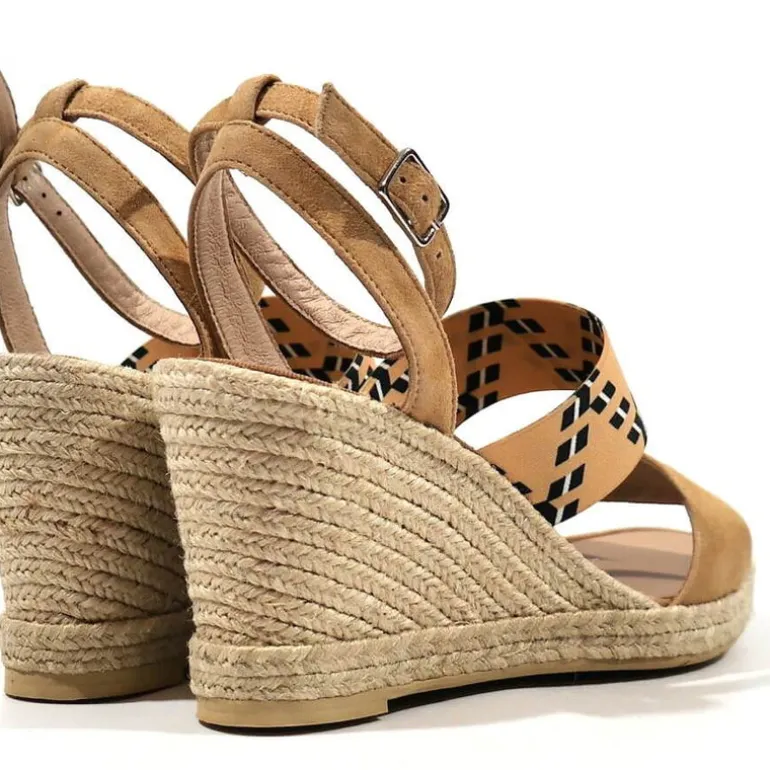 Alpargatas beige con banda elástica y pulsera al tobillo mujer