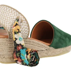 Alpargatas de serraje con cintas estampadas