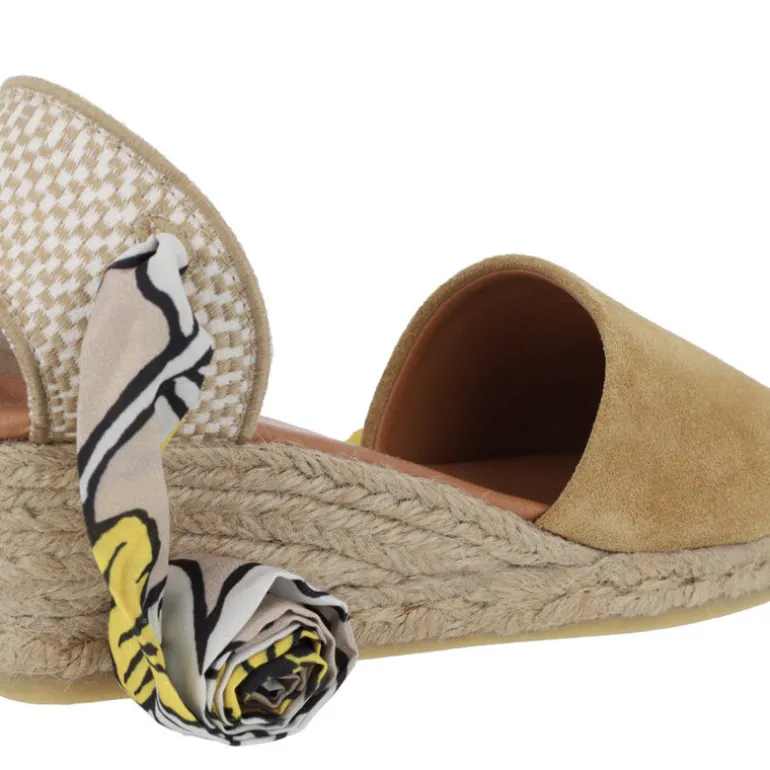 Alpargatas de serraje con cintas estampadas