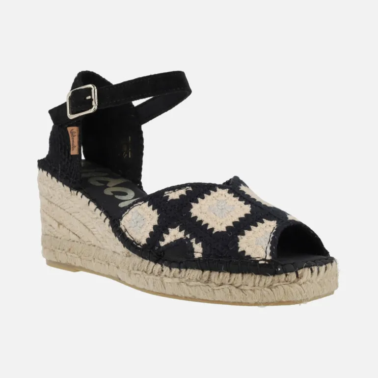 Alpargatas en tejido croché abiertas de puntera con pulsera al tobillo