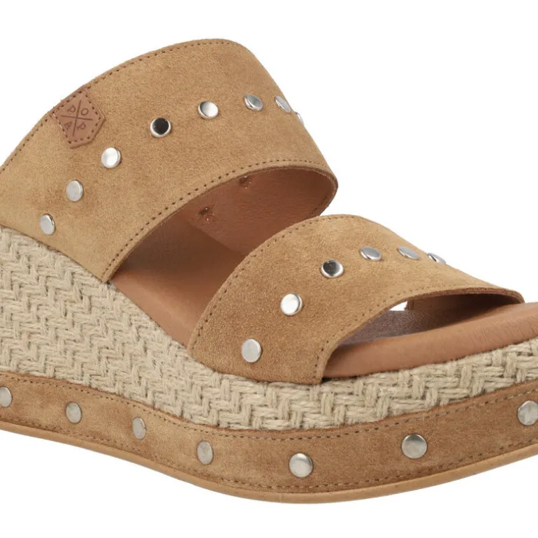 Alpargatas Marion cuero con plataforma y tachas