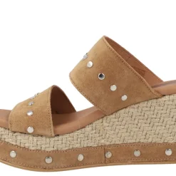 Alpargatas Marion cuero con plataforma y tachas