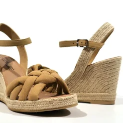Alpargatas trenzadas color beige para mujer