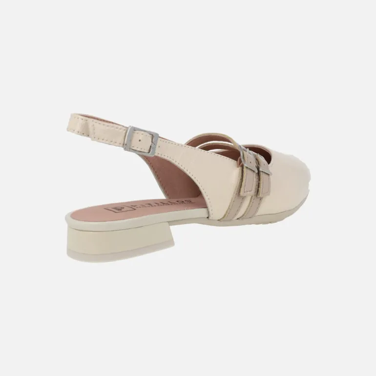 Bailarinas destalonadas en charol beige con pulseras en taupe