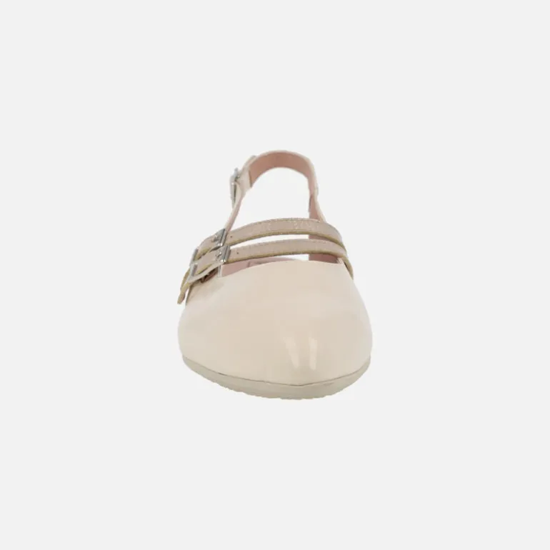 Bailarinas destalonadas en charol beige con pulseras en taupe