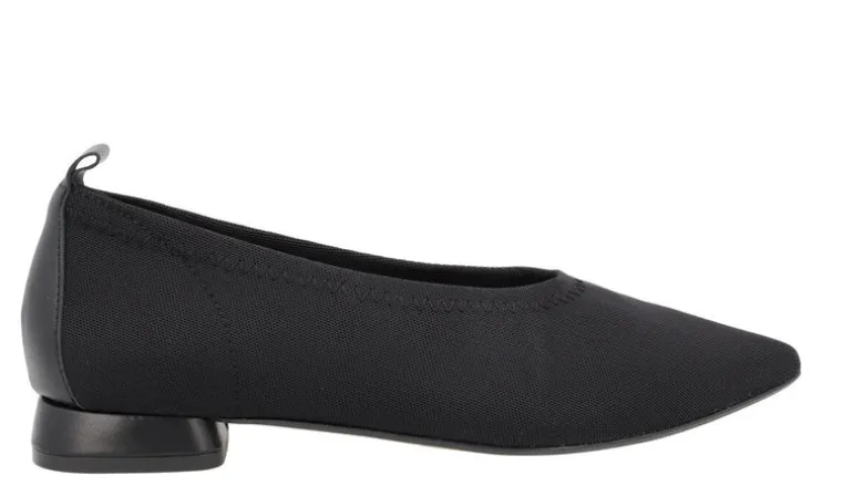Bailarinas negras de licra con tacones forrados