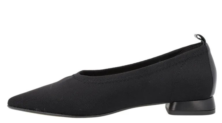 Bailarinas negras de licra con tacones forrados