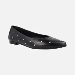 Bailarinas negras de piel con remaches metálicos