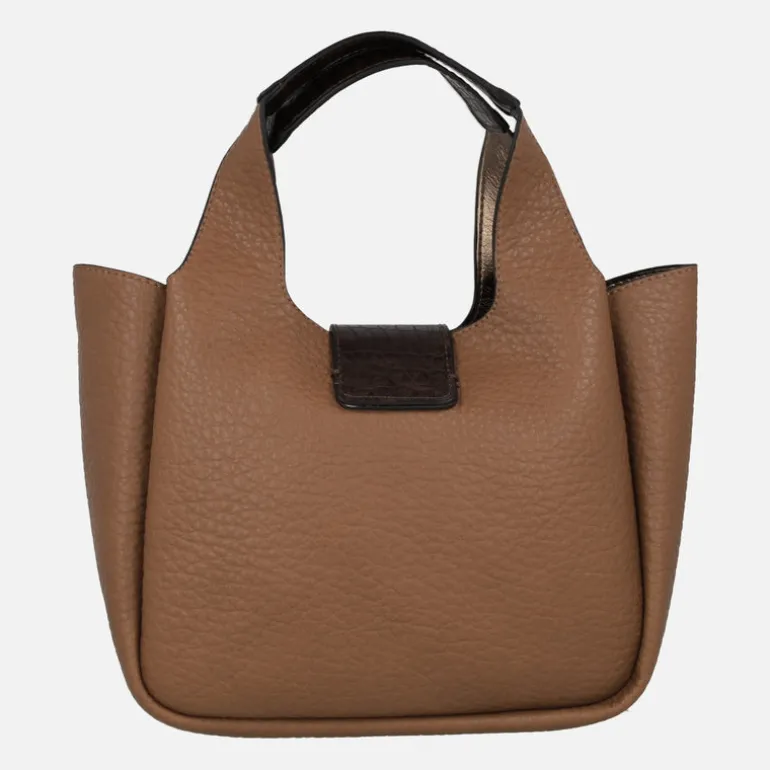 Bolsos Alaska en color cuero con asa bandolera