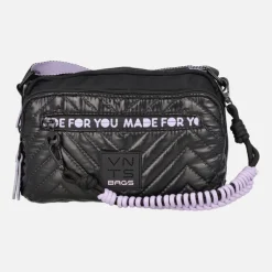 Bolsos bandolera en tejido acolchado negro con detalles en malva