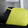 Bolsos bandolera en tonos flúor con letras N C