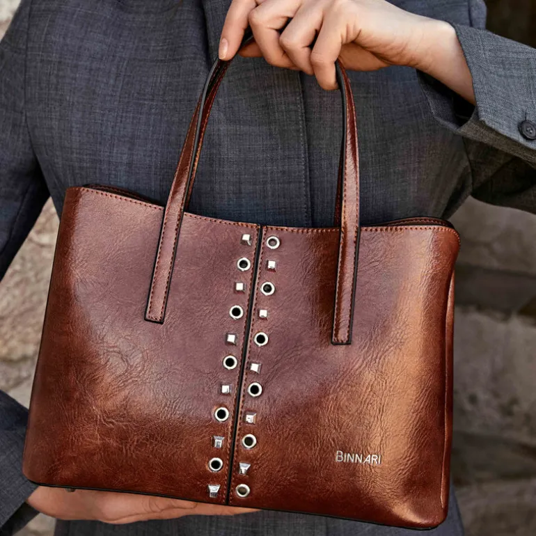 Bolsos de mano Sevilla con tachas metálicas