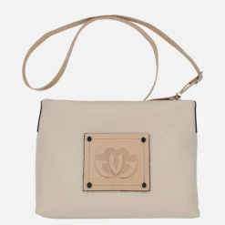 Bolsos de piel con asa bandolera regulable y parche con logo