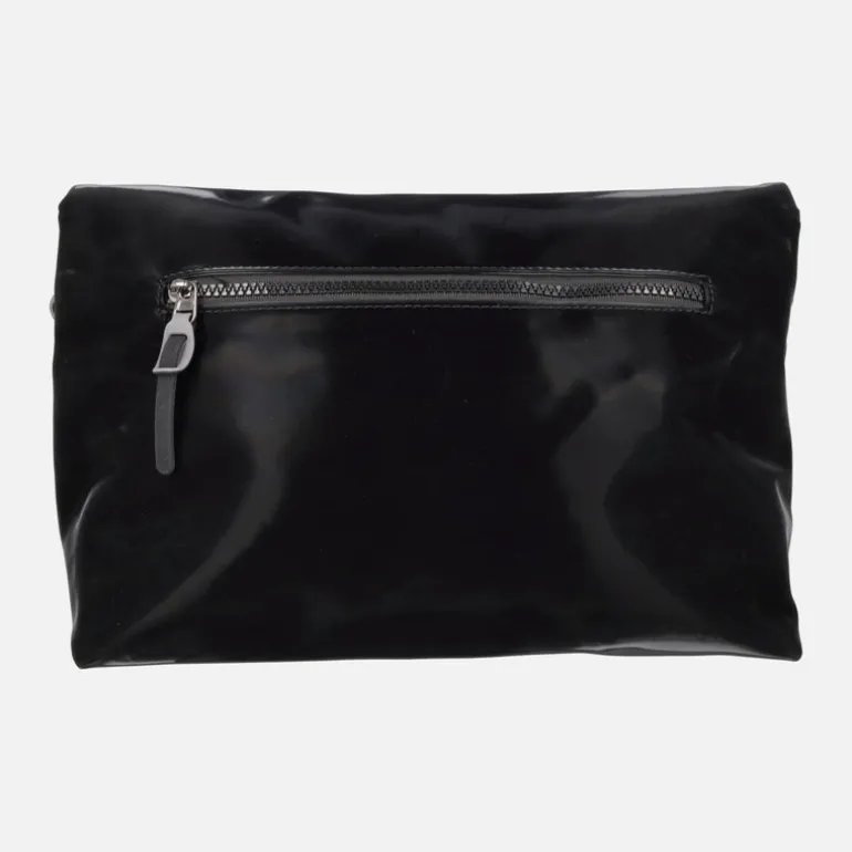 Bolsos en acabado terciopelo con asas intercambiables