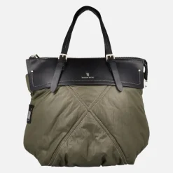 Bolsos para hombro en acolchado verde con detalles en negro