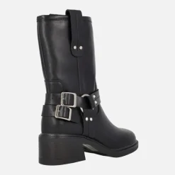 Botas de piel negras estilo motero con hebillas y remaches