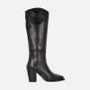 Botas de tacón con caña alta y tachas en la puntera Maysale