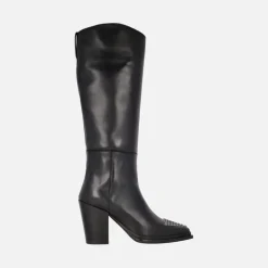 Botas de tacón con caña alta y tachas en la puntera Maysale