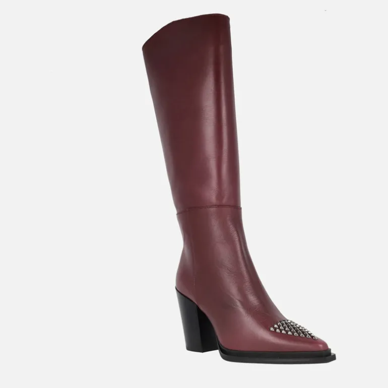 Botas de tacón con caña alta y tachas en la puntera Maysale