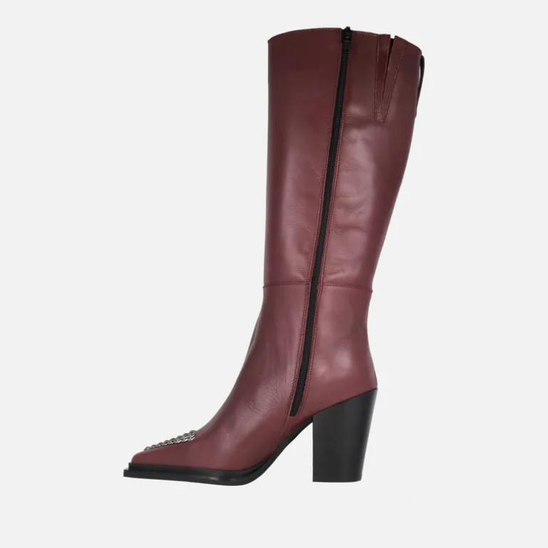Botas de tacón con caña alta y tachas en la puntera Maysale