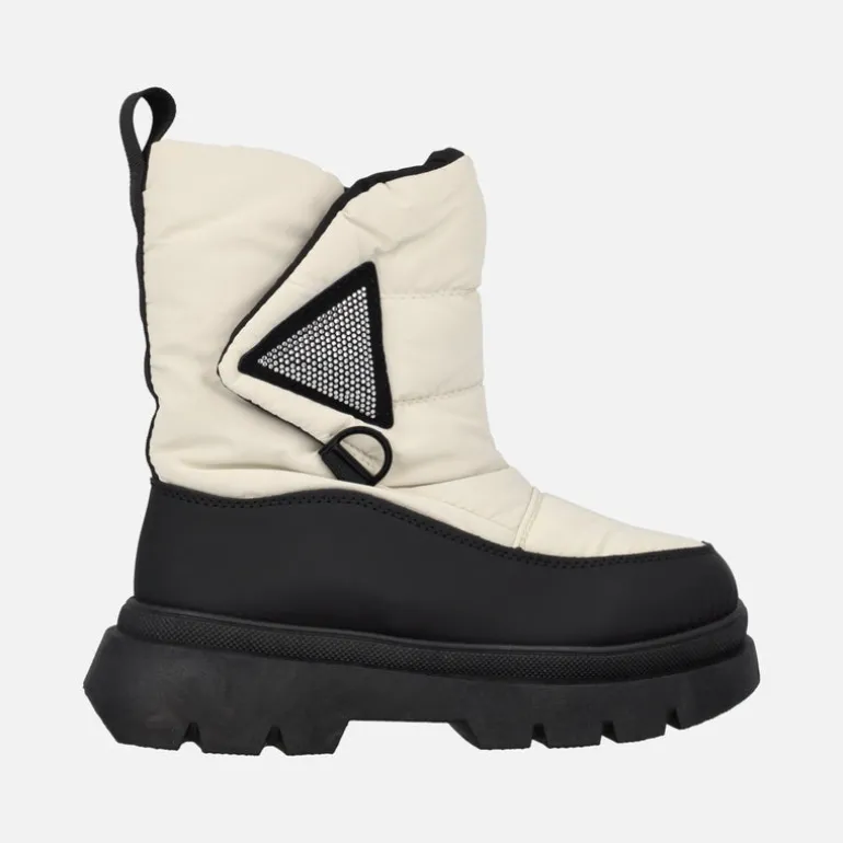 Botas estilo nieve en tejido beige con detalles de strass