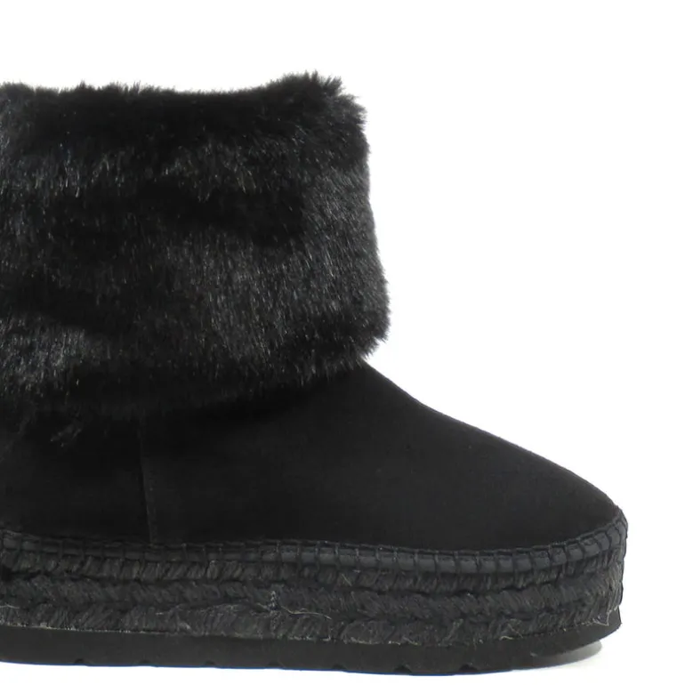 Botas negras de ante con vuelta de pelo y plataforma de esparto