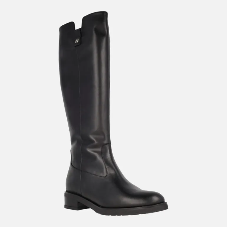 Botas negras de piel con caña alta y logo metálico Wonders