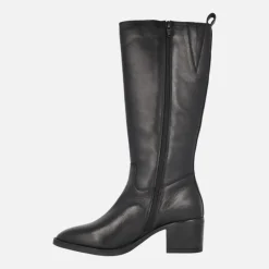 Botas negras de piel con caña alta y tacón medio