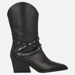 Botas negras de piel estilo cowboy con cadena y remaches de Hispanitas