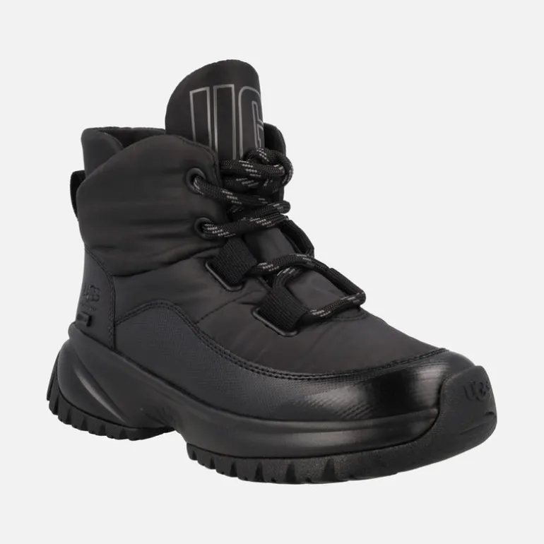 Botas negras impermeables con cordones Ugg Yose Puffer Lace