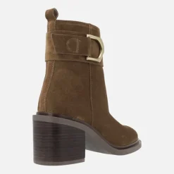 Botines Alpe Evolet en serraje cuero con adorno metálico