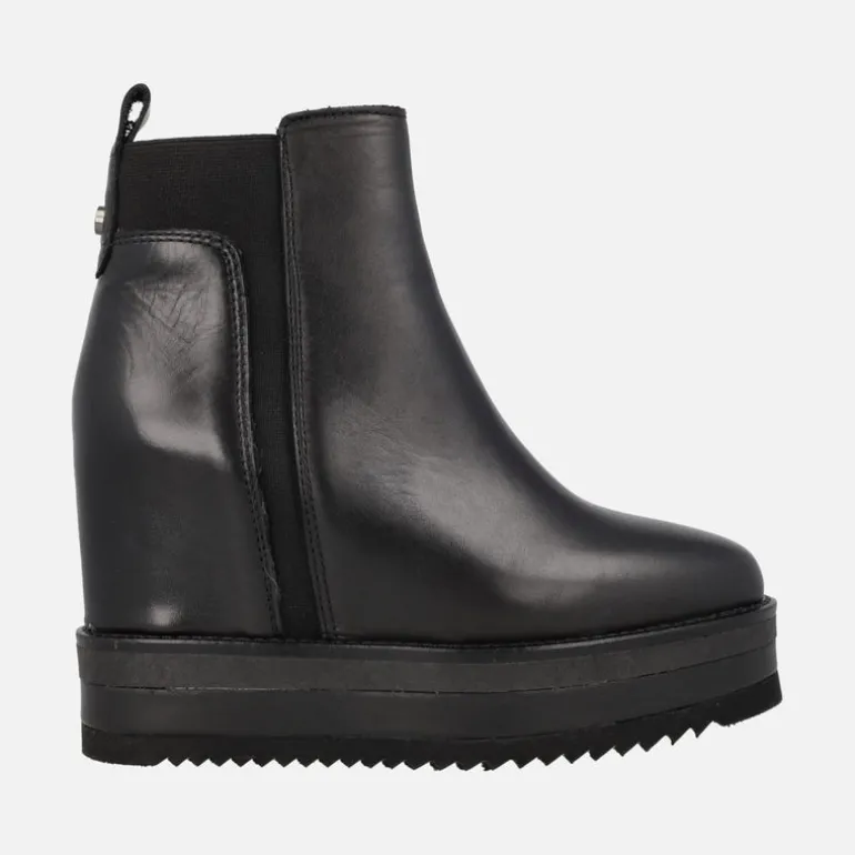 Botines Alpe Vanity en piel negra con cuña interior