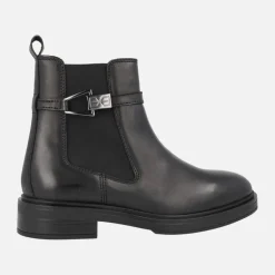 Botines Arabia en piel negra con adorno metálico