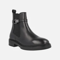 Botines Arabia en piel negra con adorno metálico
