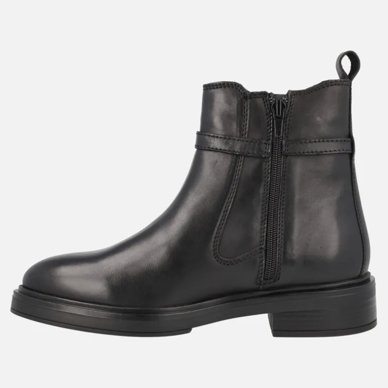 Botines Arabia en piel negra con adorno metálico