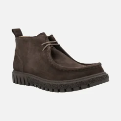 Botines bajos con cordones estilo wallabee en serraje marrón
