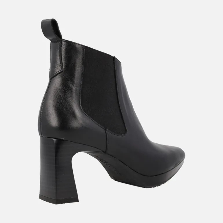 Botines chelsea con horma afilada Ankara negro