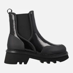 Botines chelsea en charol negro con piso track Ring