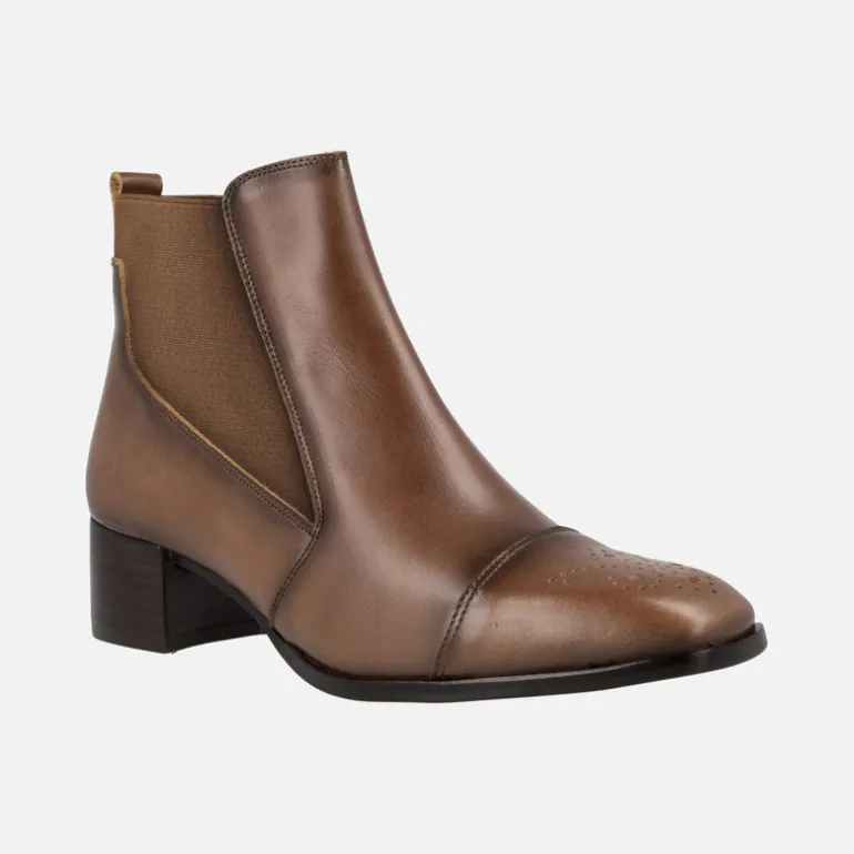 Botines chelsea para mujer con picados en la puntera