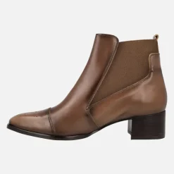 Botines chelsea para mujer con picados en la puntera