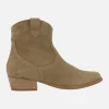 Botines cowboy Caliope en serraje con motivos pespunteados