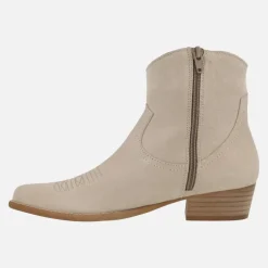 Botines cowboy Caliope en serraje con motivos pespunteados