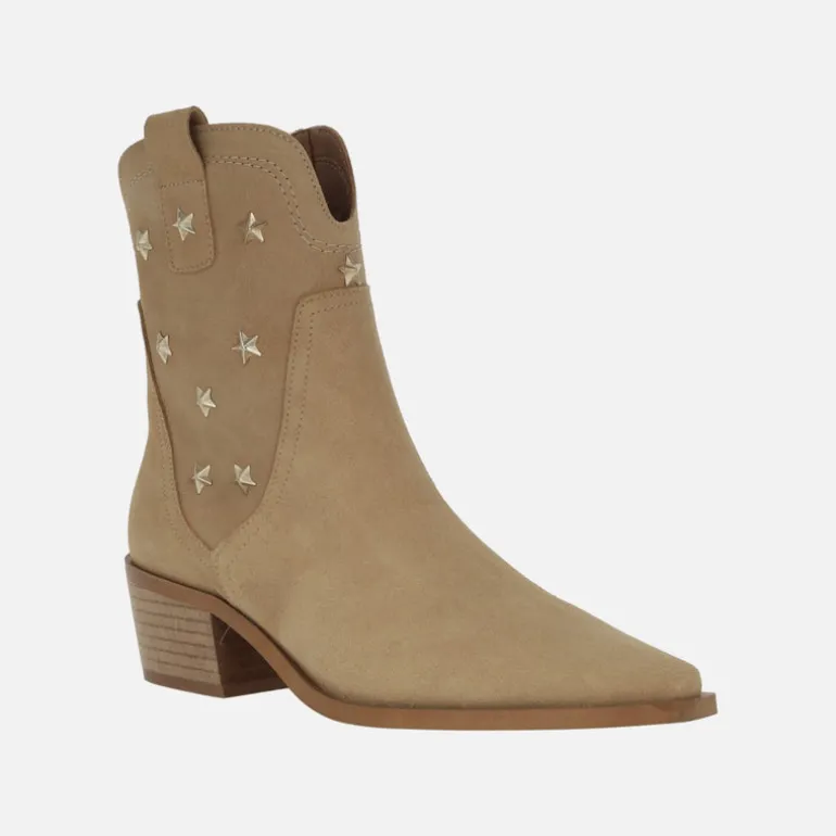 Botines cowboy en serraje camel con estrellas doradas