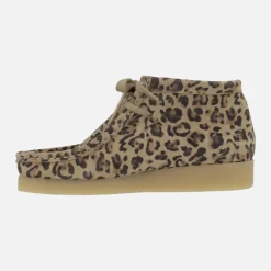Botines de cordones en piel serraje leopardo estilo wallabee