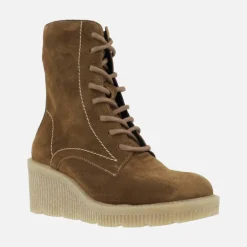 Botines de cordones en serraje cuero con cuña alta