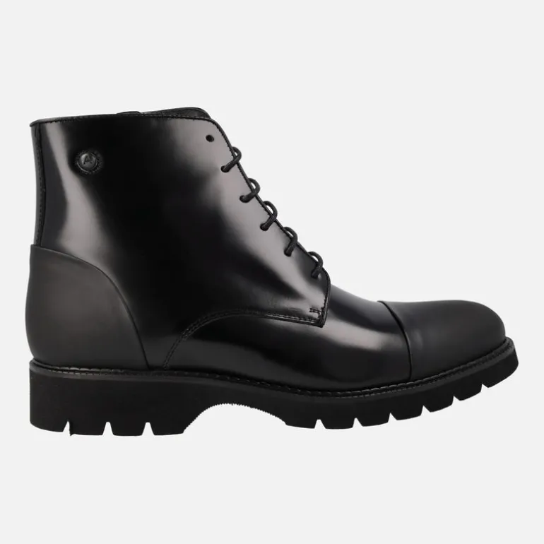 Botines de cordones para hombre en antik negro con talón y puntera mates