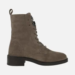 Botines de cordones Samantha en serraje topo con lengüeta joya