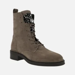 Botines de cordones Samantha en serraje topo con lengüeta joya