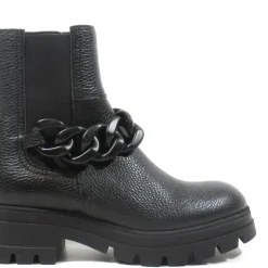 Botines de piel con adorno de cadena para mujer