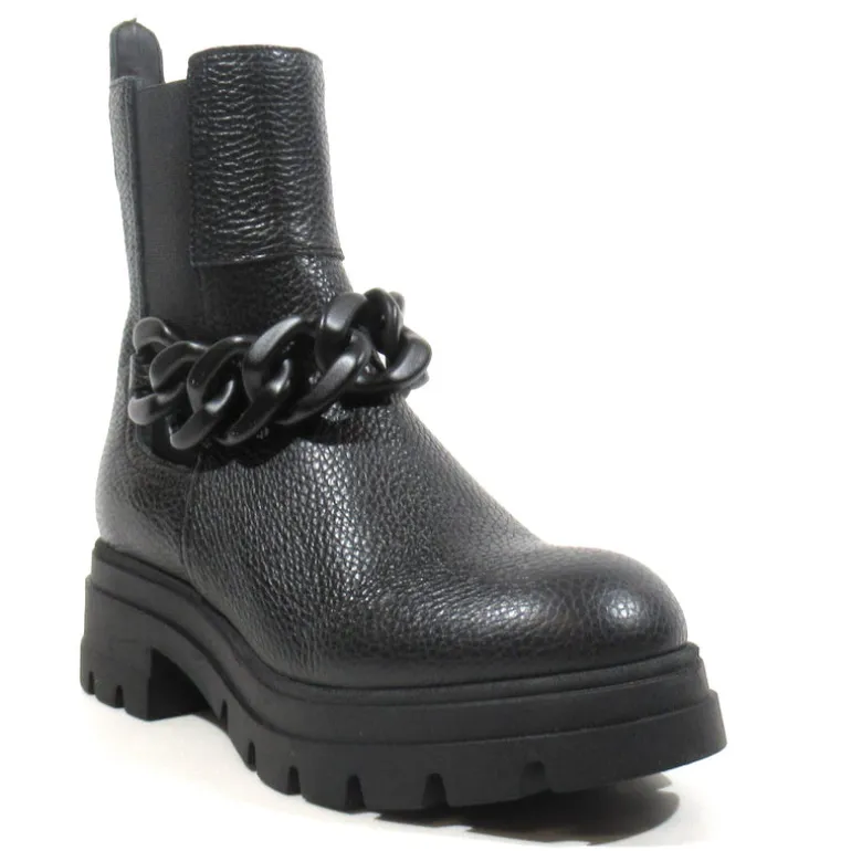 Botines de piel con adorno de cadena para mujer